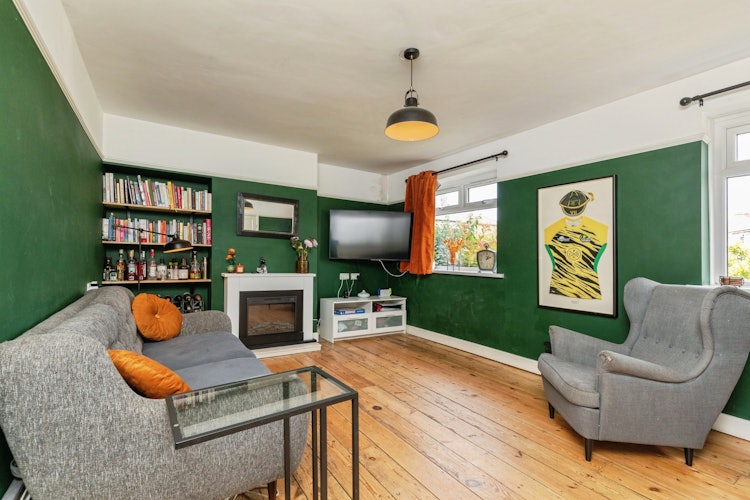 3 bedroom semi-detached house