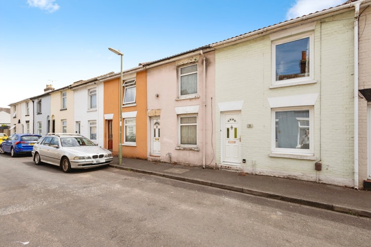 2 bedroom terraced house