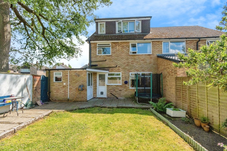 4 bedroom semi-detached house
