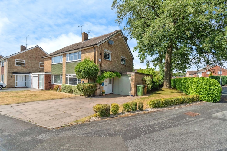 4 bedroom semi-detached house