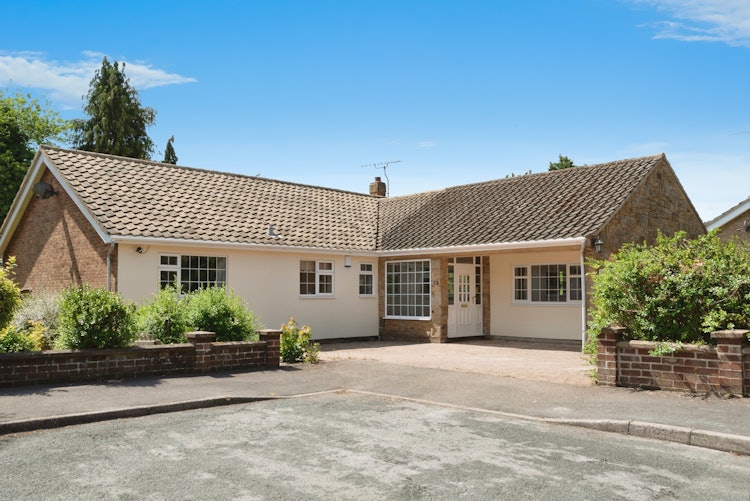 4 bedroom detached bungalow