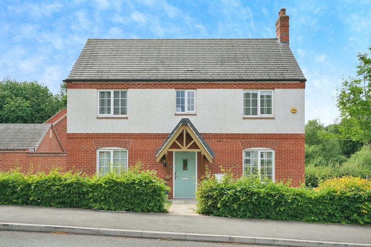 4 bedroom detached house