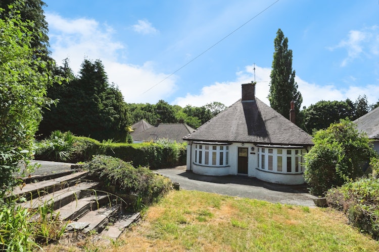 1 bedroom detached bungalow