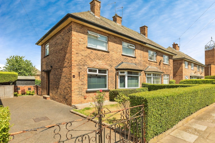 3 bedroom semi-detached house