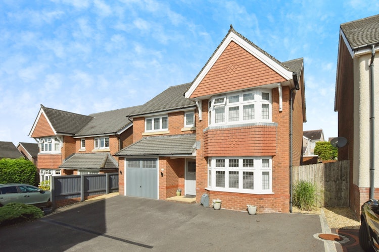 4 bedroom detached house