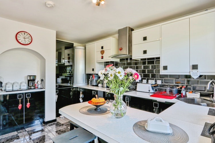3 bedroom detached bungalow