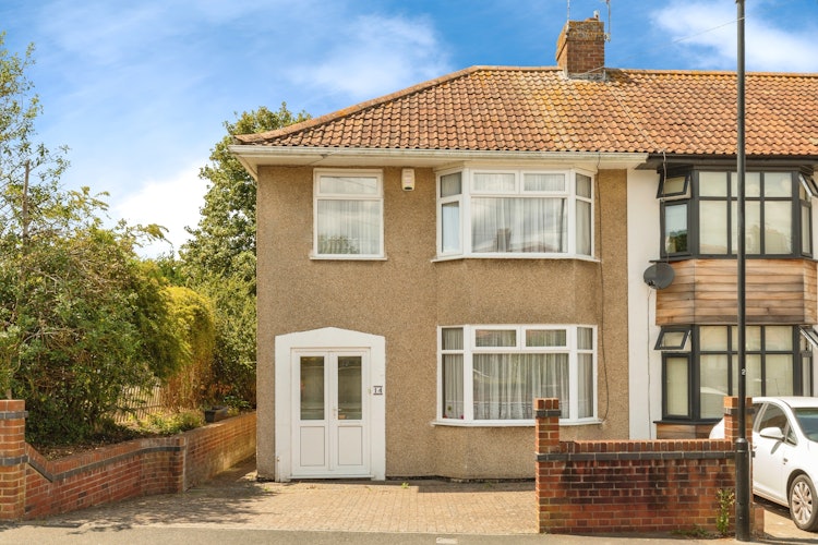 3 bedroom end of terrace house
