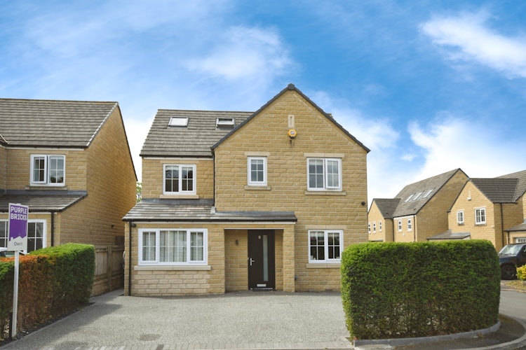 4 bedroom detached house