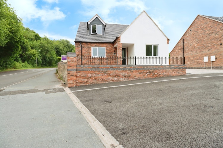 3 bedroom detached bungalow