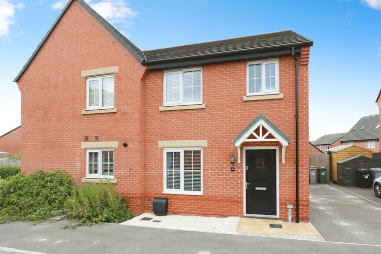 3 bedroom semi-detached house