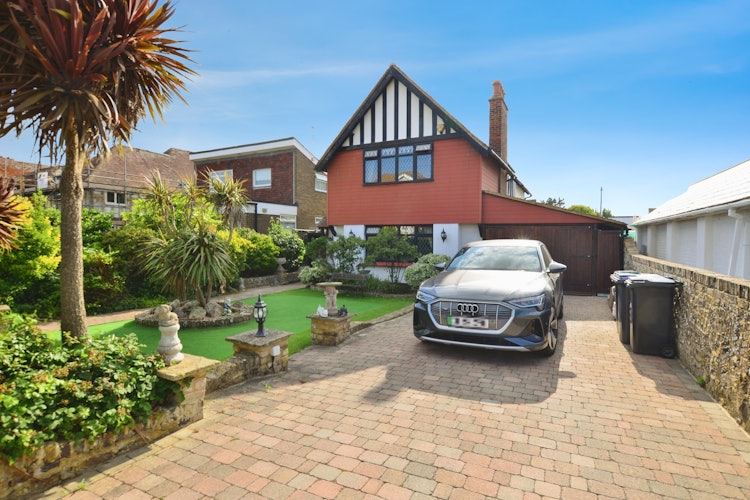 4 bedroom detached house