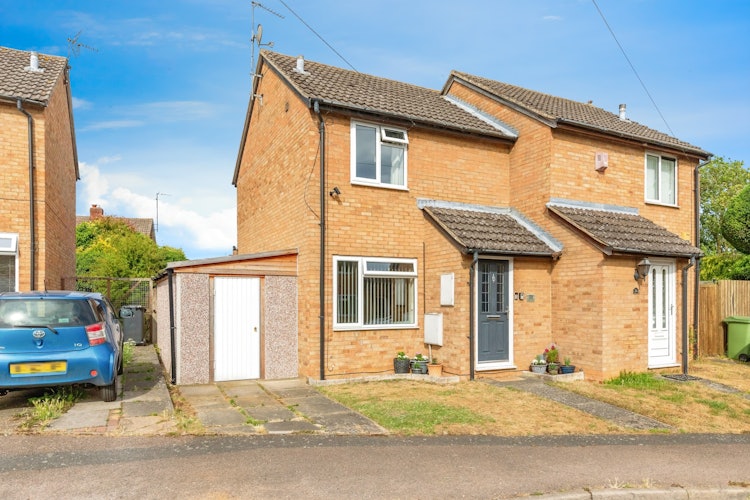2 bedroom semi-detached house