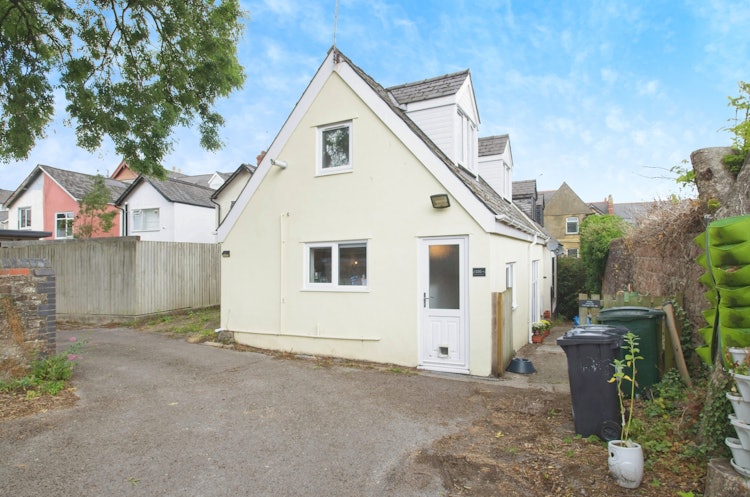 2 bedroom end of terrace house