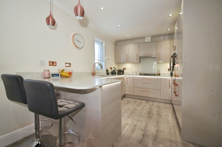 3 bedroom detached house