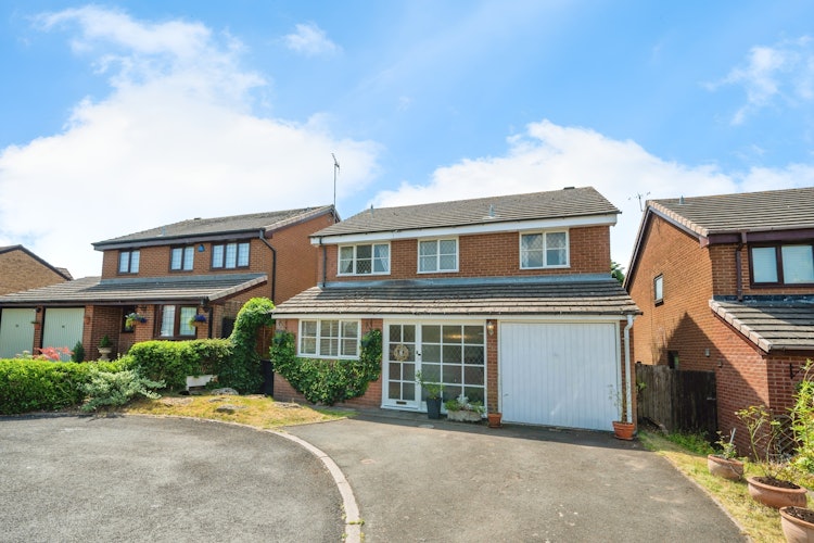 4 bedroom detached house