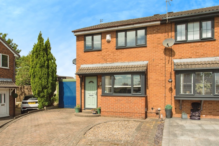 3 bedroom semi-detached house