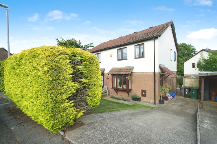 3 bedroom semi-detached house