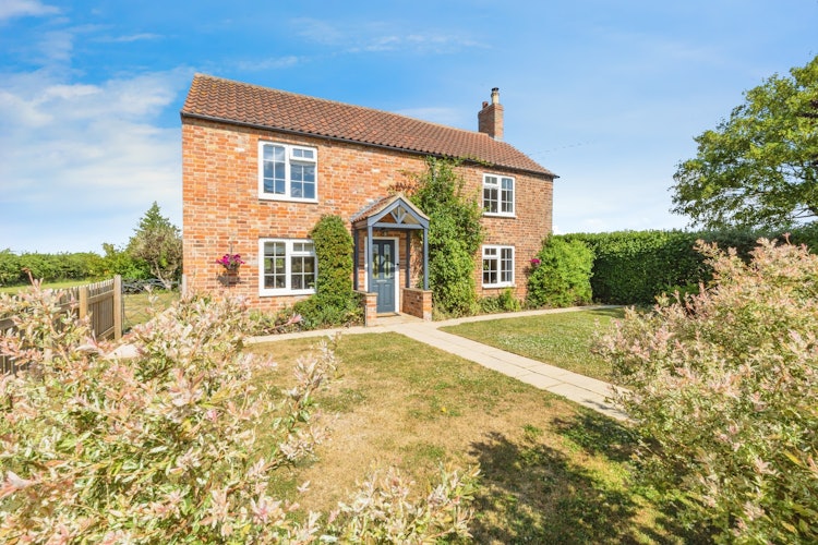 4 bedroom detached house