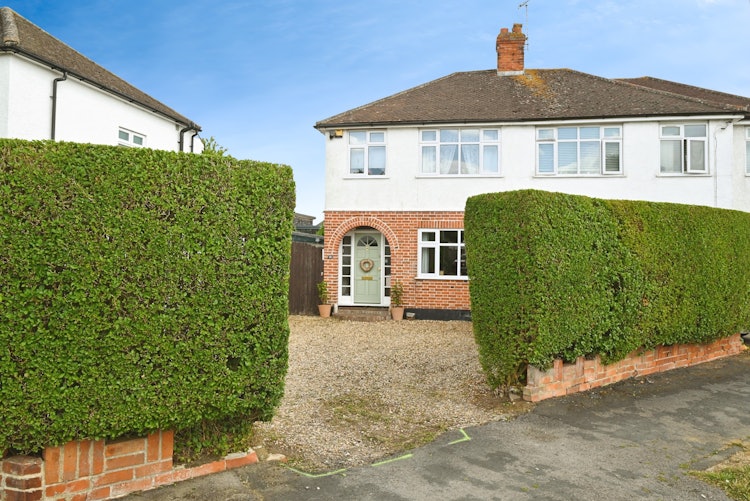 3 bedroom semi-detached house