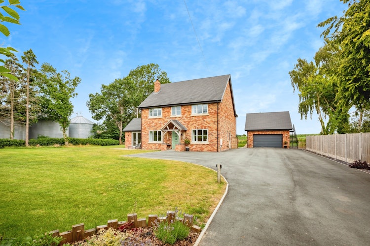 4 bedroom detached house