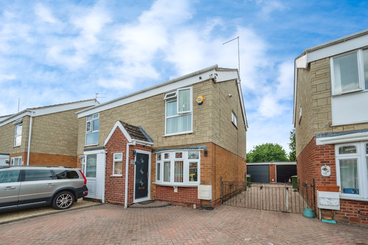 3 bedroom semi-detached house