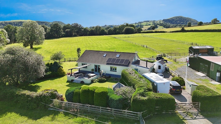 4 bedroom smallholding