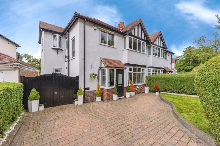4 bedroom semi-detached house