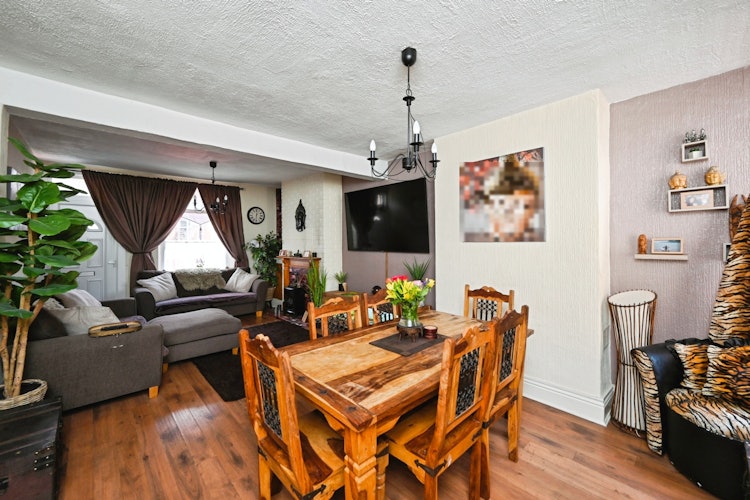 2 bedroom terraced house