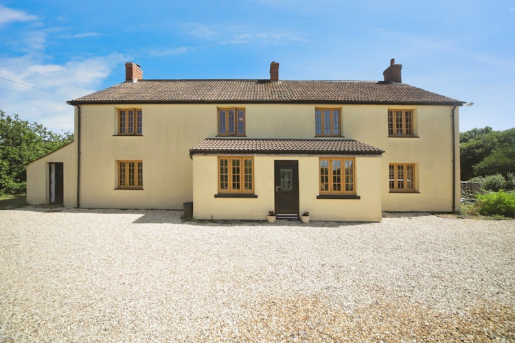 4 bedroom detached house