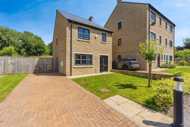 3 bedroom detached house