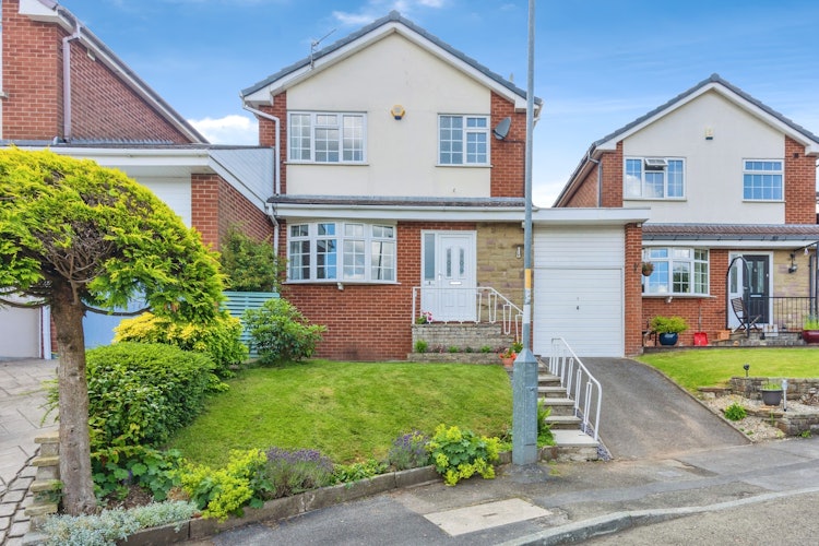 3 bedroom detached house