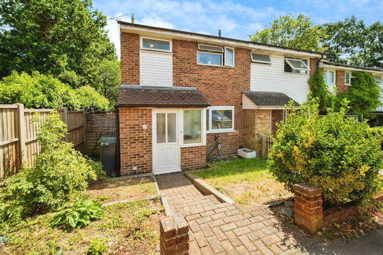 3 bedroom end of terrace house