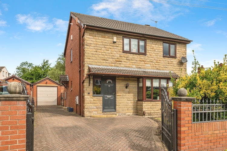 4 bedroom detached house