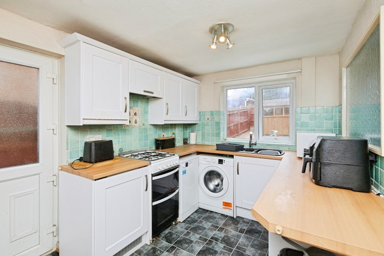 3 bedroom semi-detached house