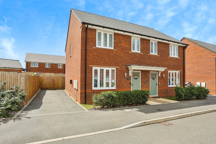 3 bedroom semi-detached house