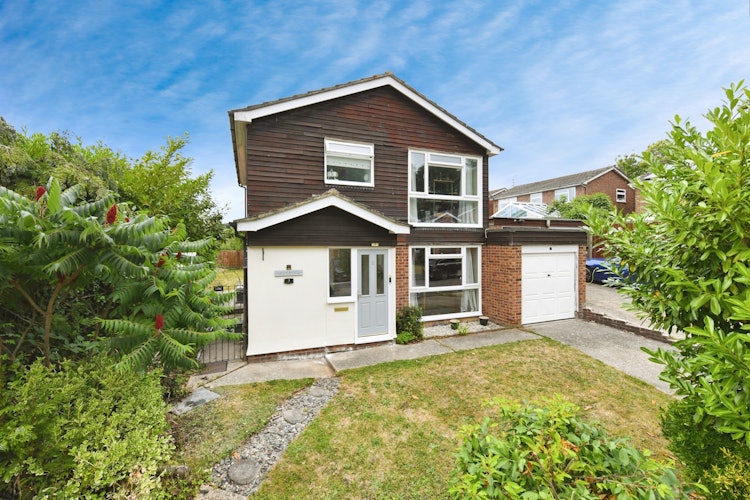 3 bedroom detached house
