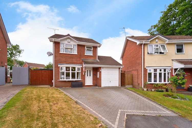 3 bedroom detached house