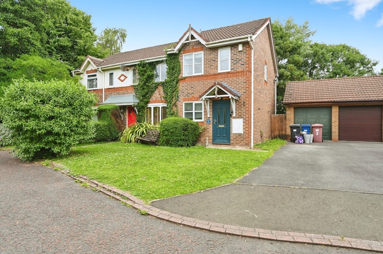 2 bedroom end of terrace house