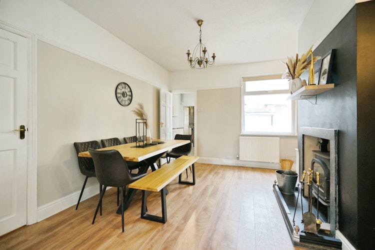 4 bedroom terraced house