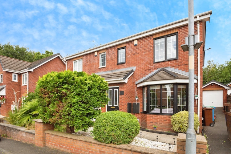 4 bedroom semi-detached house