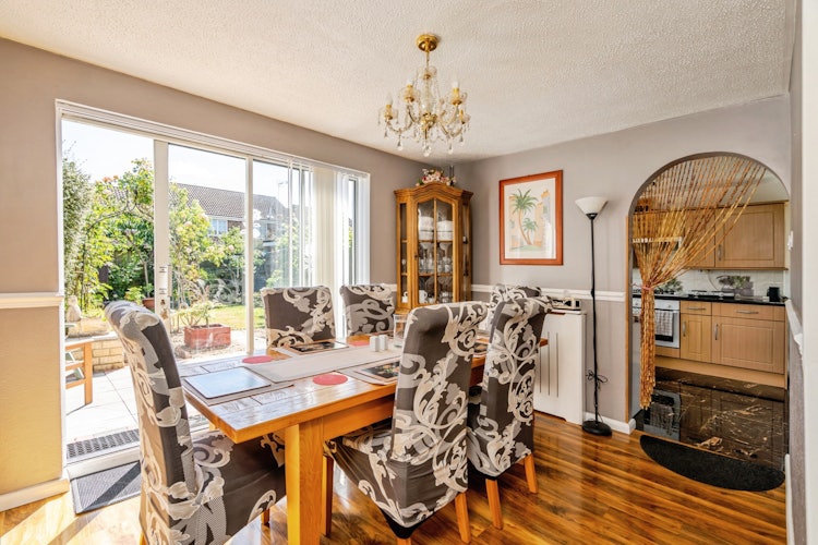 4 bedroom detached house