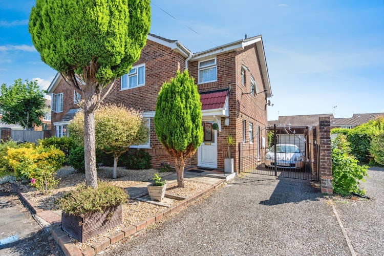 4 bedroom detached house