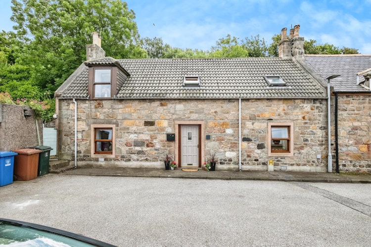 3 bedroom semi-detached house