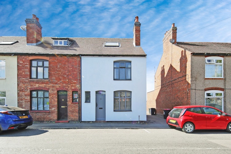 3 bedroom end of terrace house