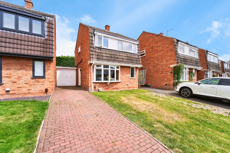 3 bedroom link detached house