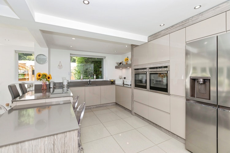 4 bedroom detached house