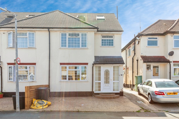 5 bedroom semi-detached house