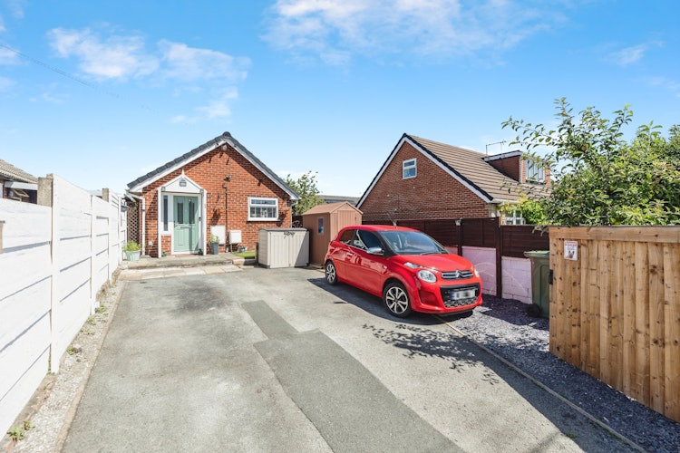 1 bedroom detached bungalow