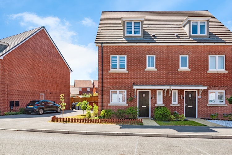 3 bedroom semi-detached house
