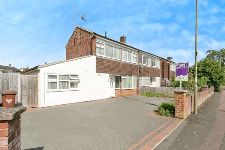 4 bedroom semi-detached house